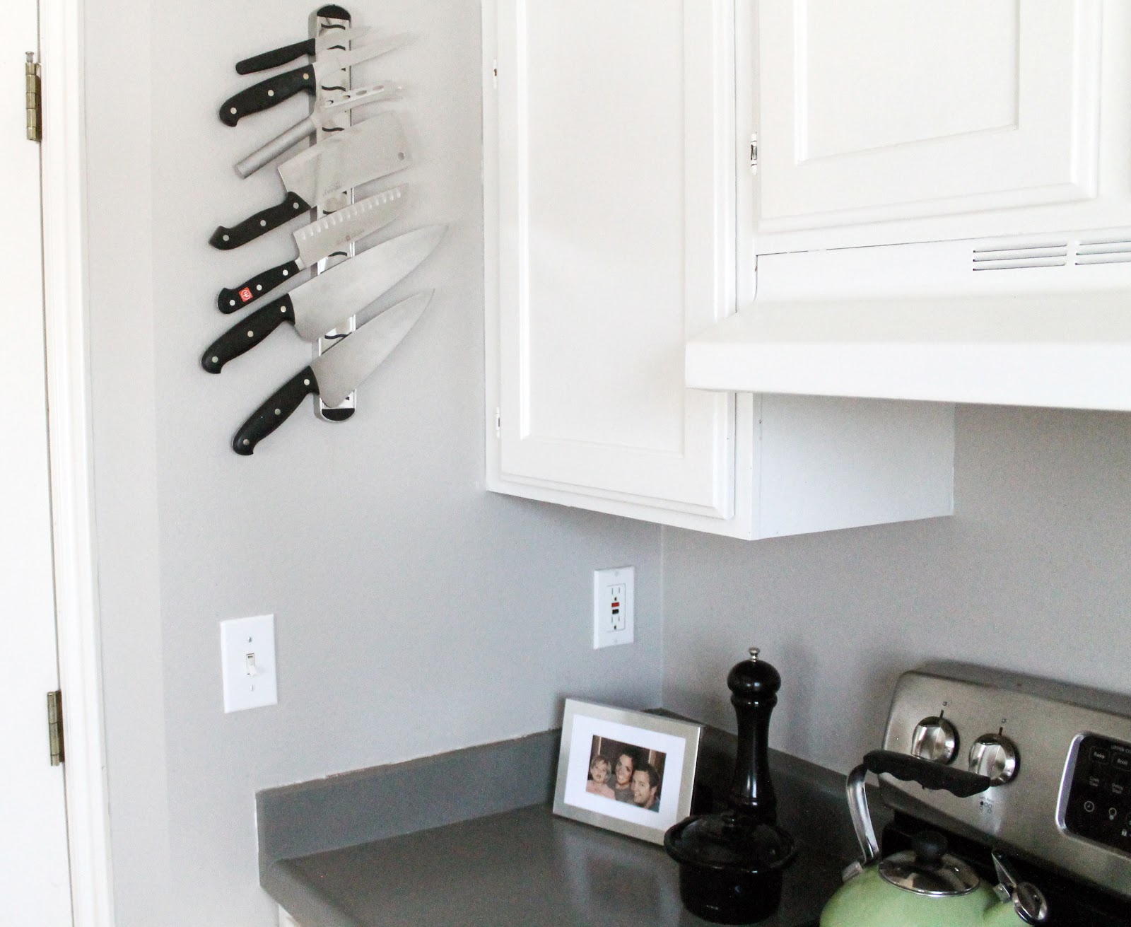 magnetic knife rack in the kitchen where to hang