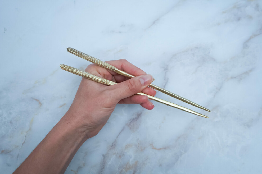 how to use chopsticks like a japanese