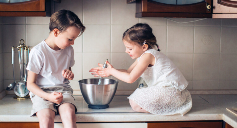 children cooking