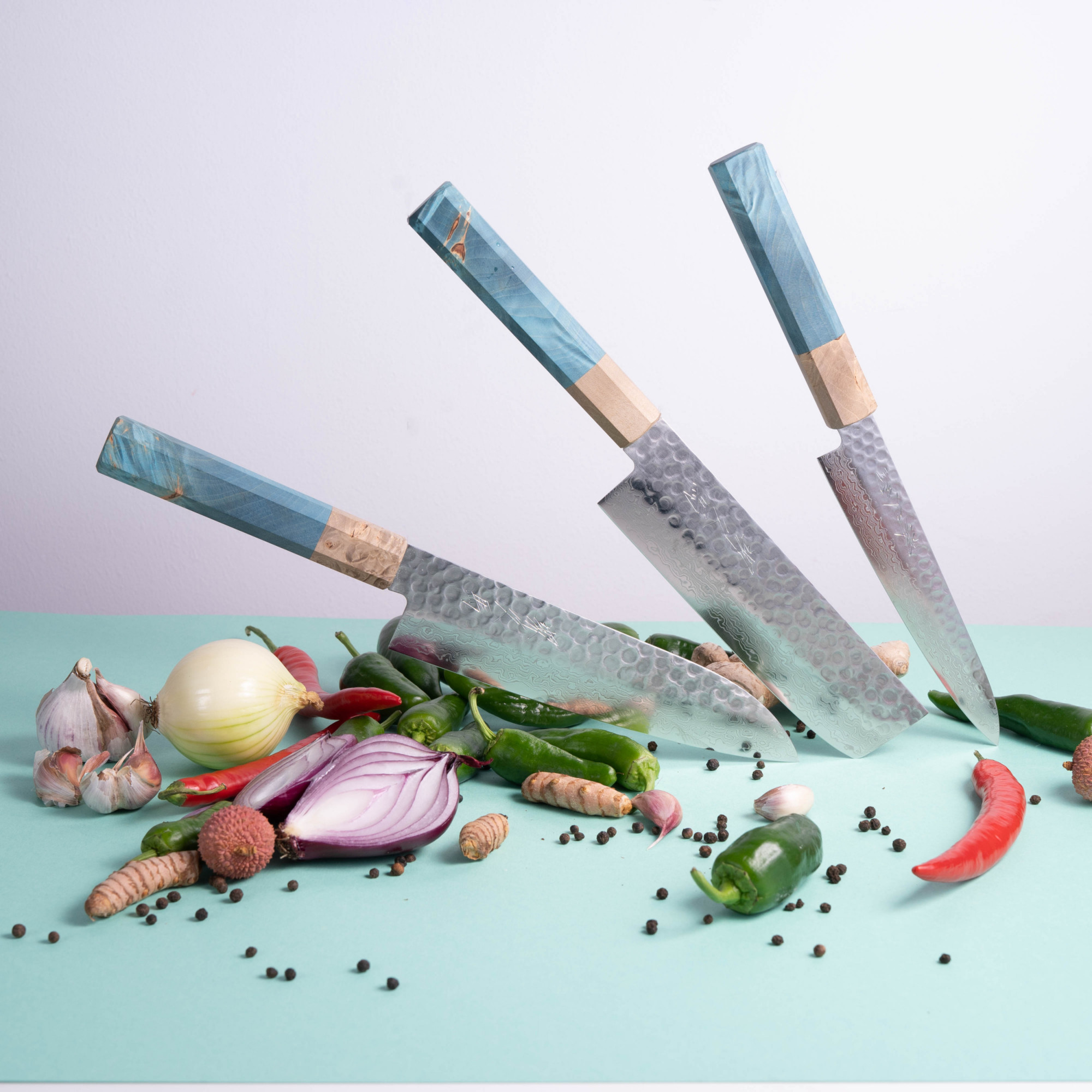 https://oishya.com/wp-content/uploads/2020/12/sakai-kyuba-cutting-lifestyle-japanese-knife-in-the-kitchen-cut-vegetables-daily-chefs-knife-japanese-knife-high-quality-premium-knives-7.jpg