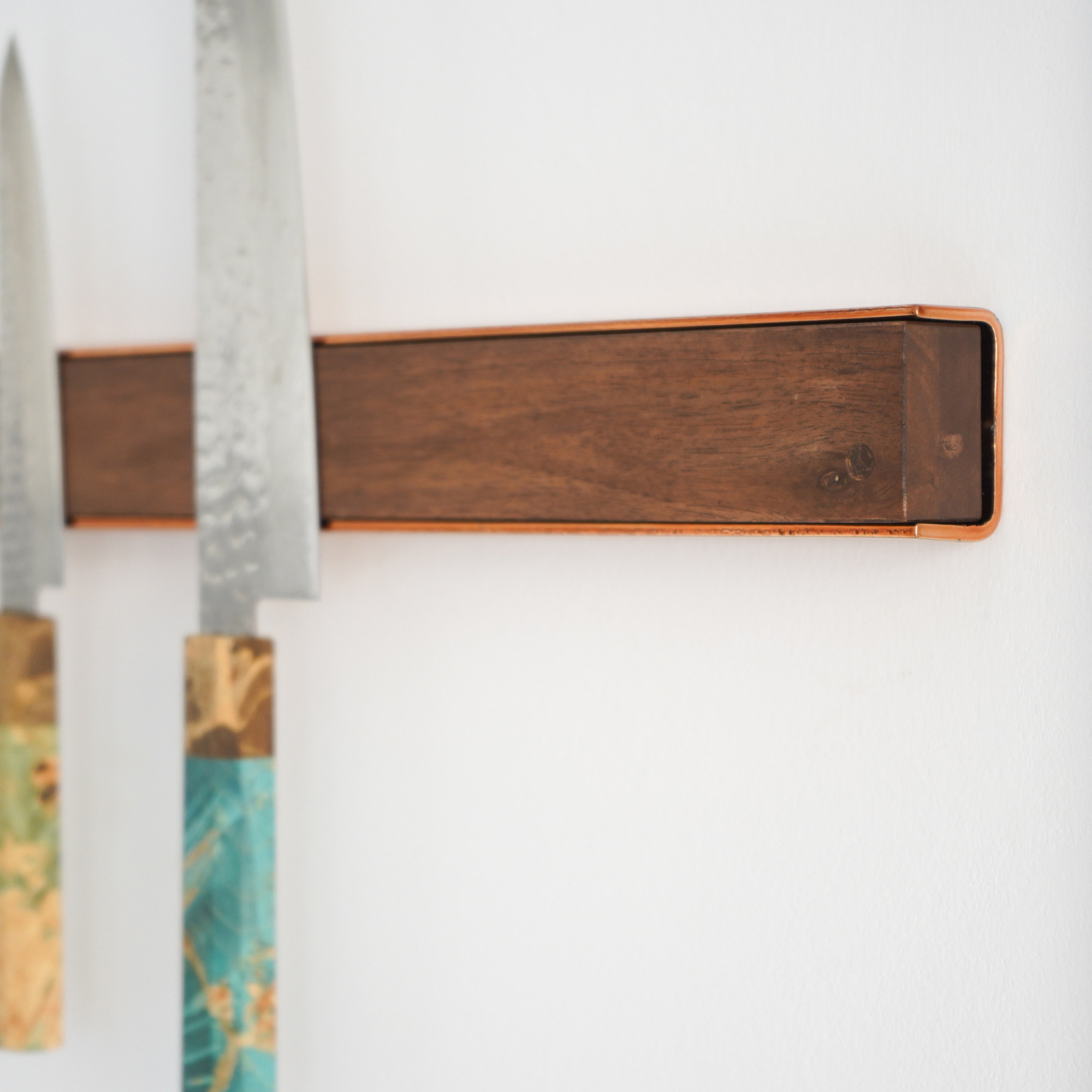 Wall Mounted Magnetic Wood Knife Rack - Walnut Copper Knives Closeup