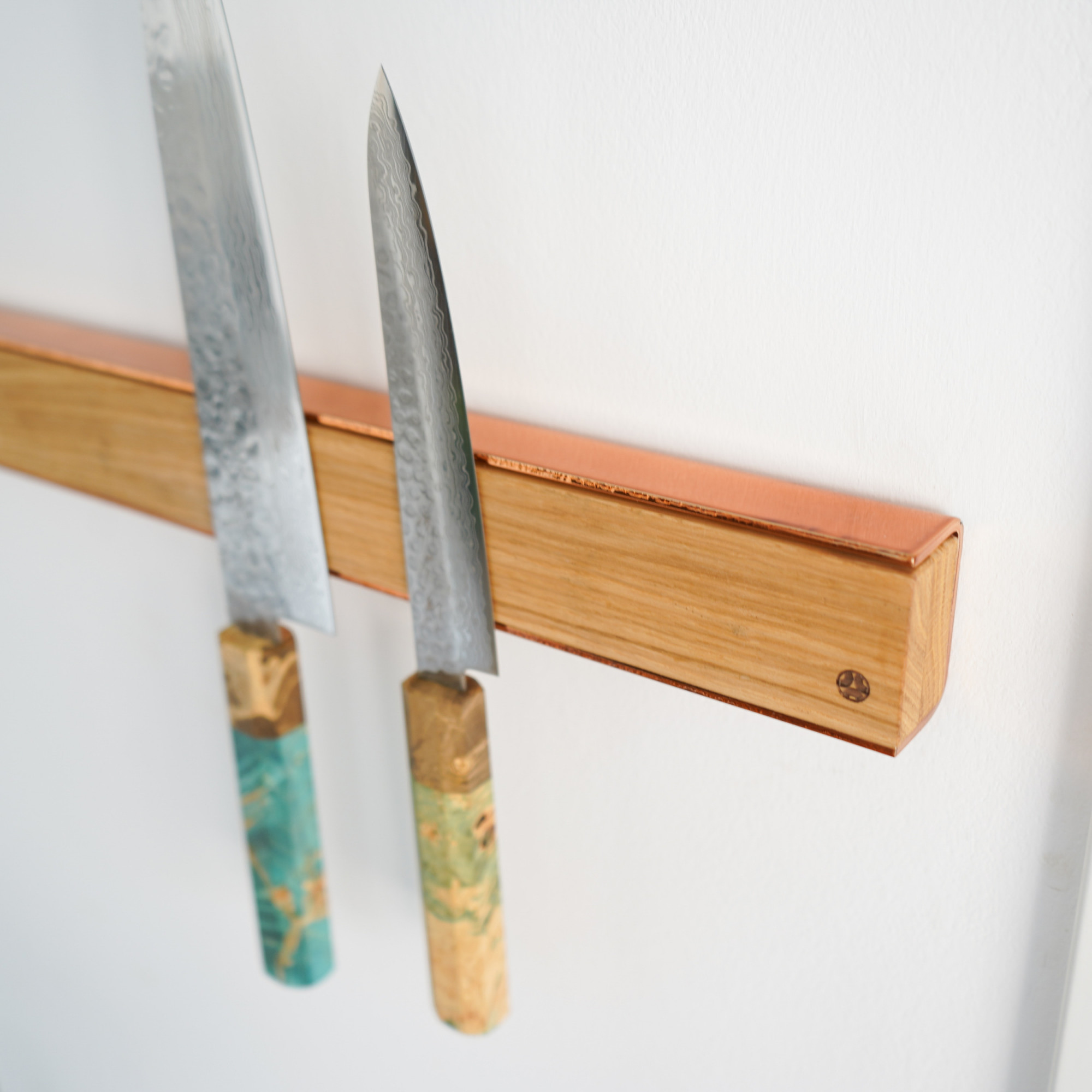 Wall Mounted Magnetic Wood Knife Rack - Oak Copper Knives