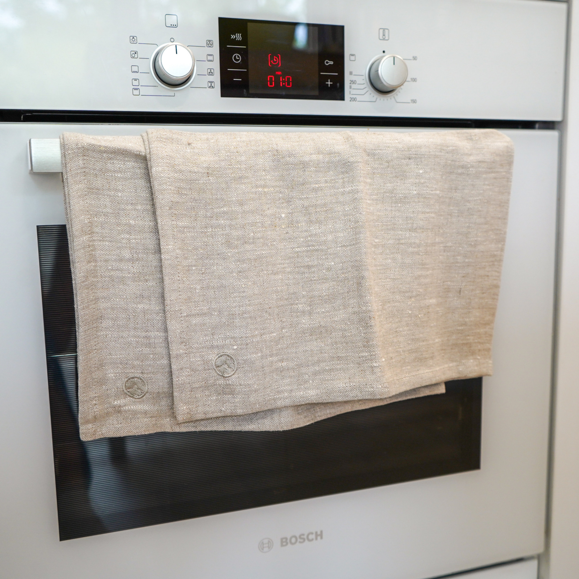 Kitchen Linen Set Of 6 Tea Towels – Natural - on oven