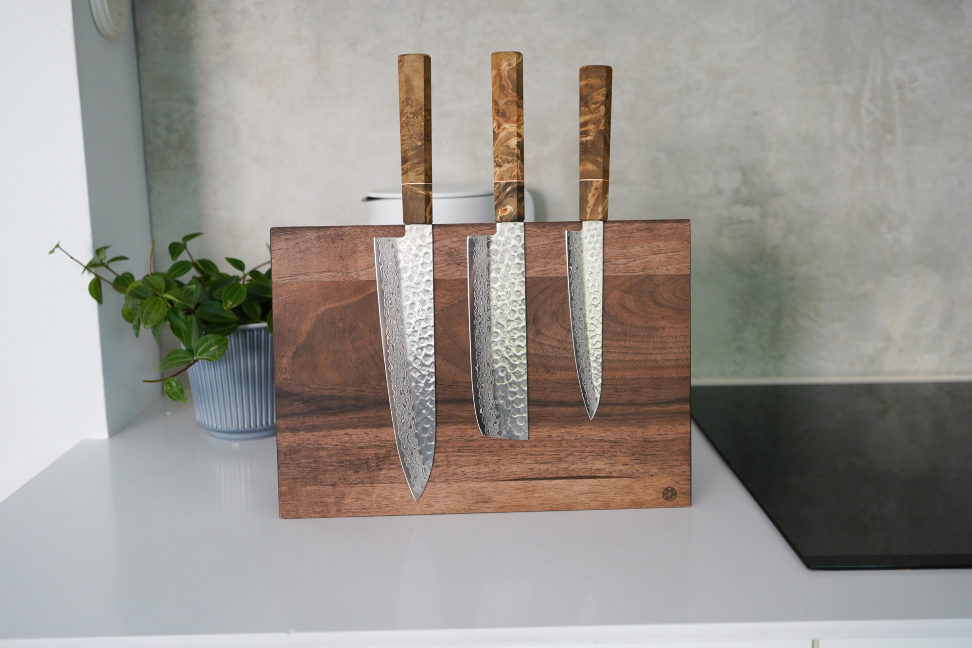 Sakai Kyuba Knife Set in Natural Brown on Walnut Magnetic Stand