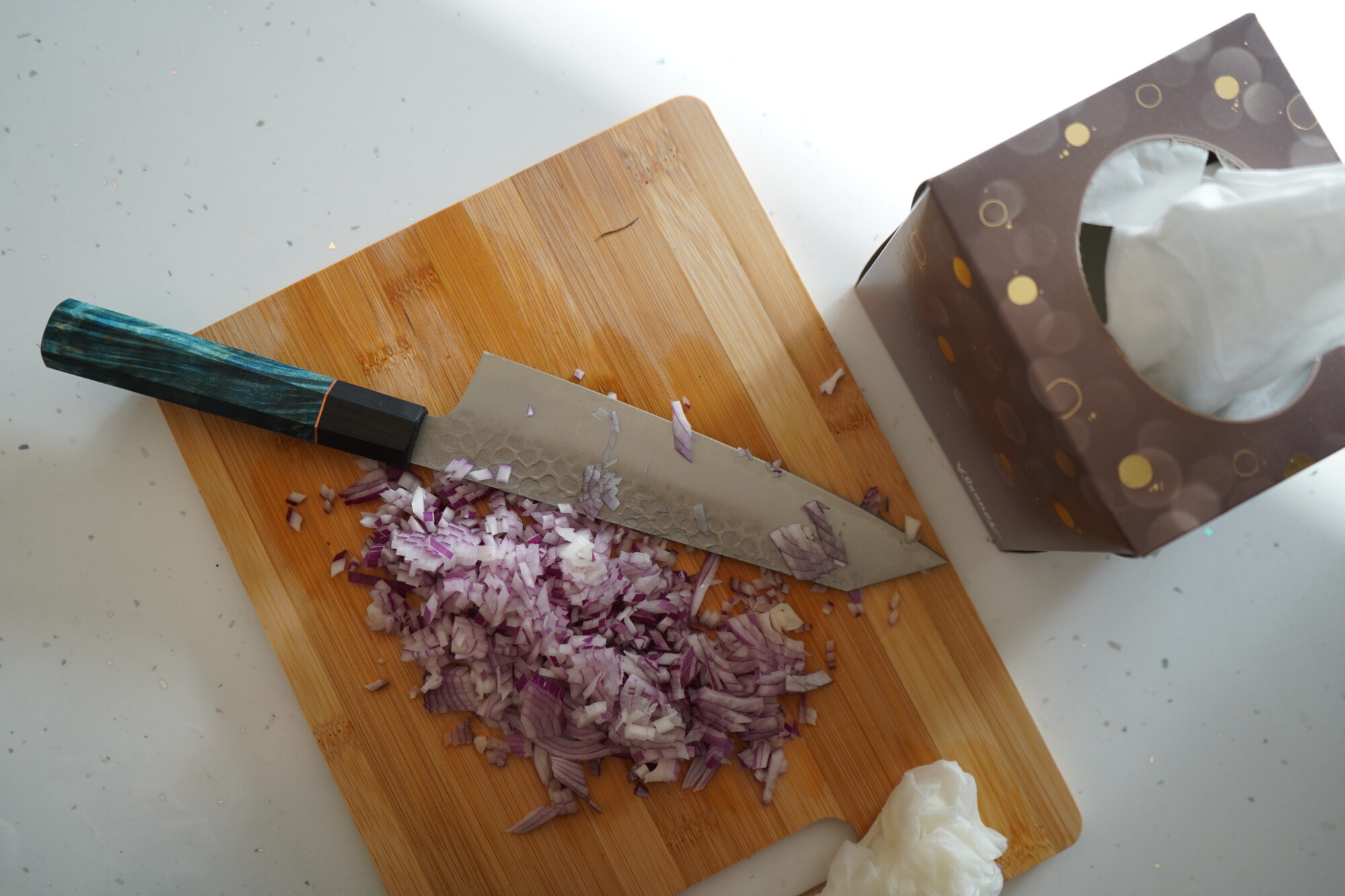 How To Chop Onions Without Crying: Methods That Actually Work - Oishya